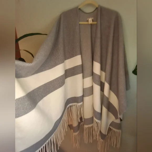 Sundance Western Gray White Striped Bohemian Luxe Classic Fringe Shawl Poncho L - Picture 4 of 6